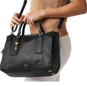 Brand new never used fossil leather purse no tag